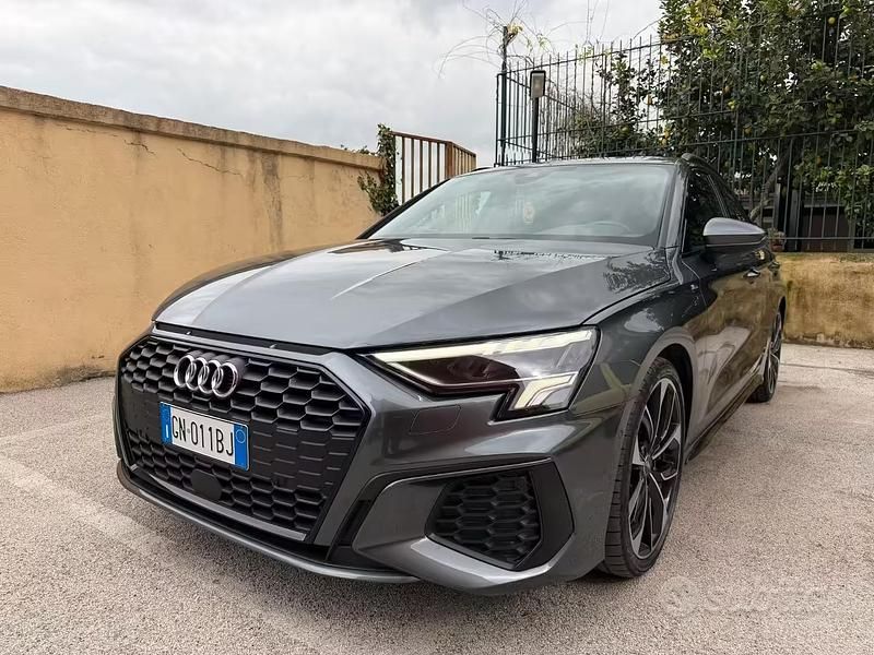 Usata Audi A3 S-Line 150 CV (110 kW) 2023 Grigio Berlina