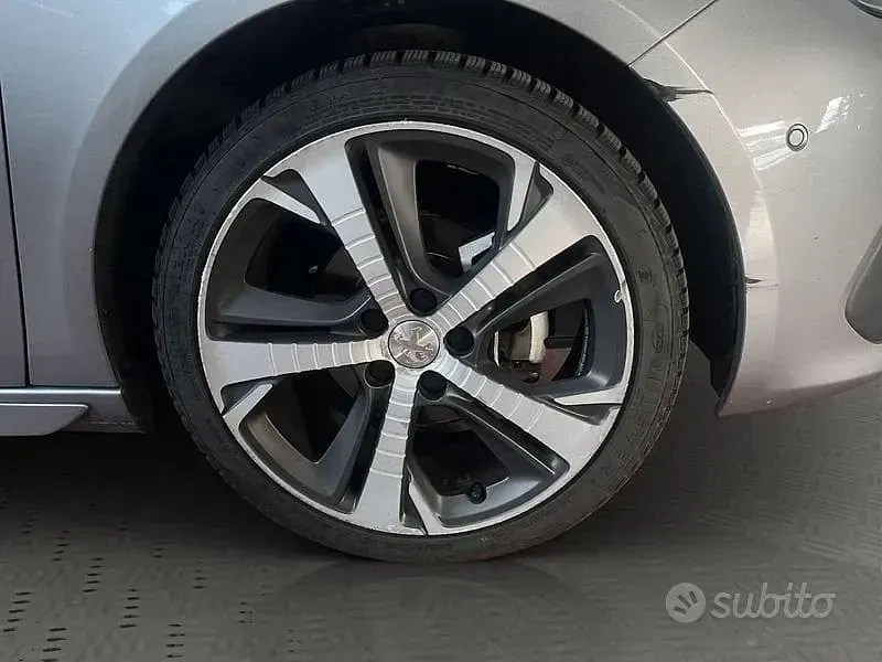 Usata Peugeot 308 GT-line 131 CV (96 kW) 2018 Grigio Berlina