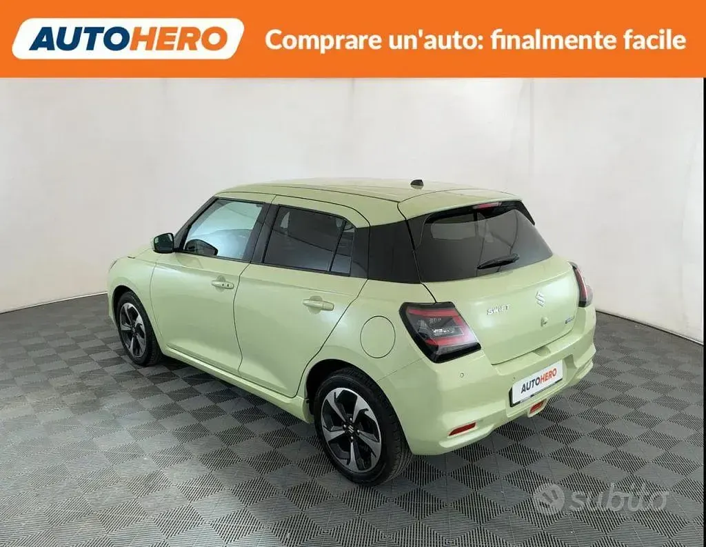 Usata Suzuki Swift 83 CV (61 kW) 2024 Verde Utilitaria