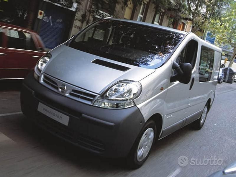 Grigio Usata 2006 Nissan Primastar Monovolume | 9999 € - Immagine 1/4