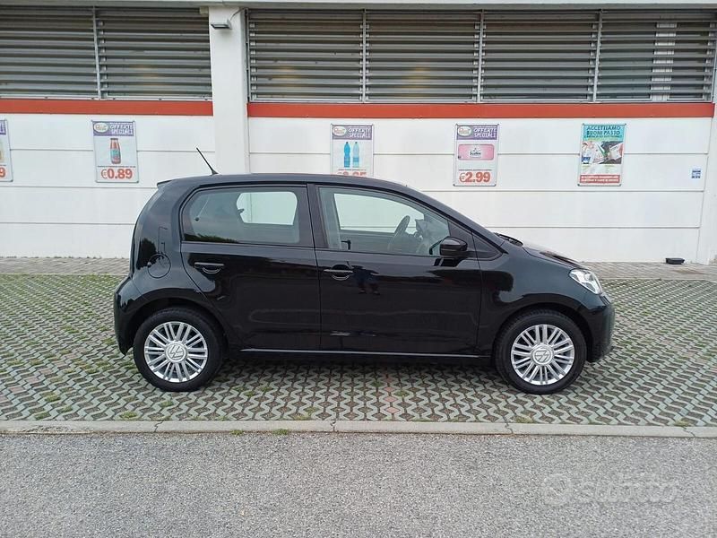 Usata VW up! Move 68 CV (50 kW) 2021 Nero Utilitaria