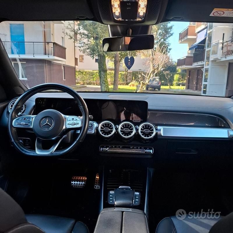 Usata Mercedes GLB200 163 CV (119 kW) 2023 Grigio SUV