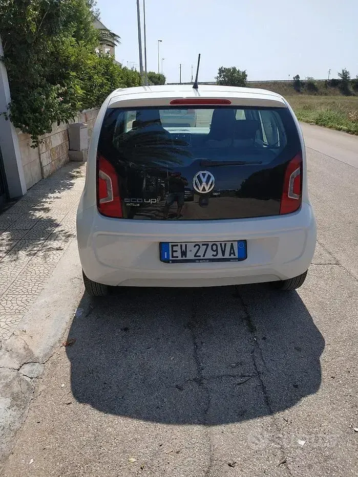 Usata VW up! 68 CV (50 kW) 2014 Bianco Utilitaria