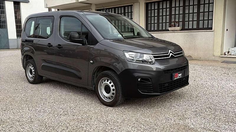 Begagnad Citroën Berlingo 131 HK (96 kW) 2021 Grå Minibuss