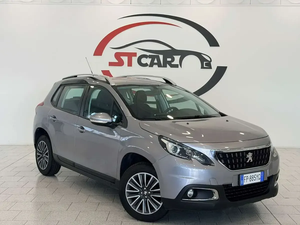Usata Peugeot 2008 Allure 82 CV (60 kW) 2018 Argento SUV