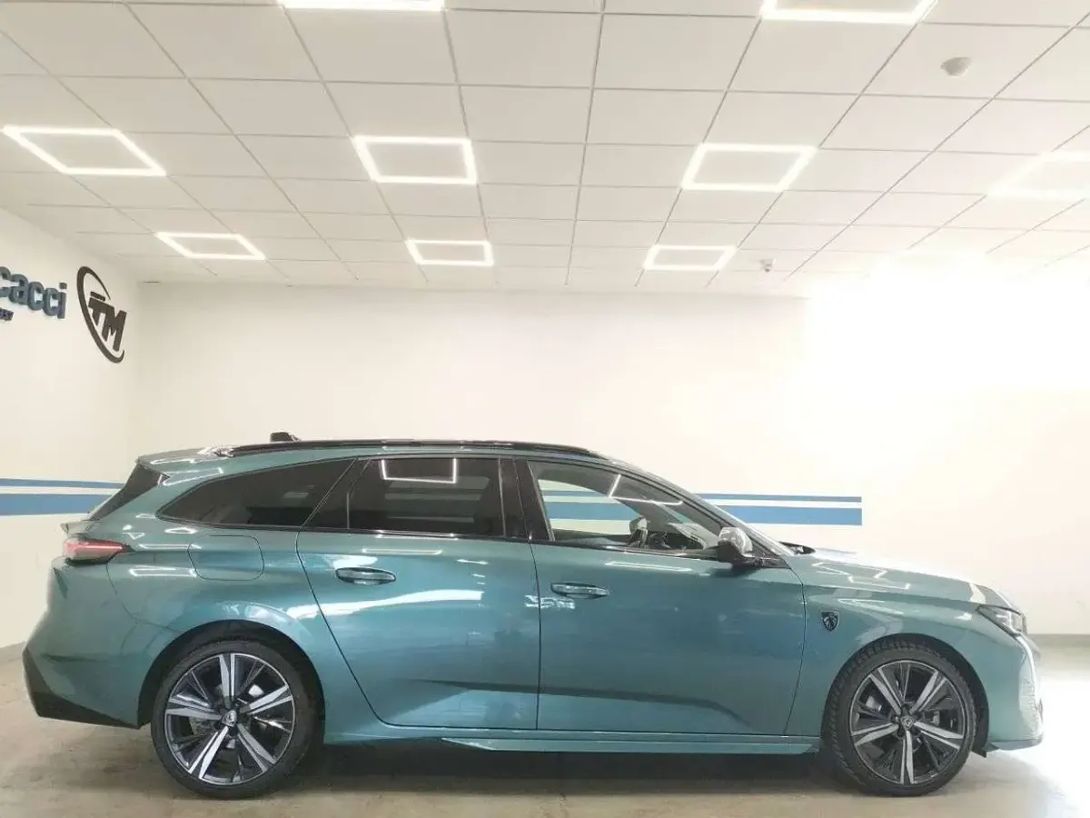 Usata Peugeot 308 SW GT 131 CV (96 kW) 2022 Verde Station wagon