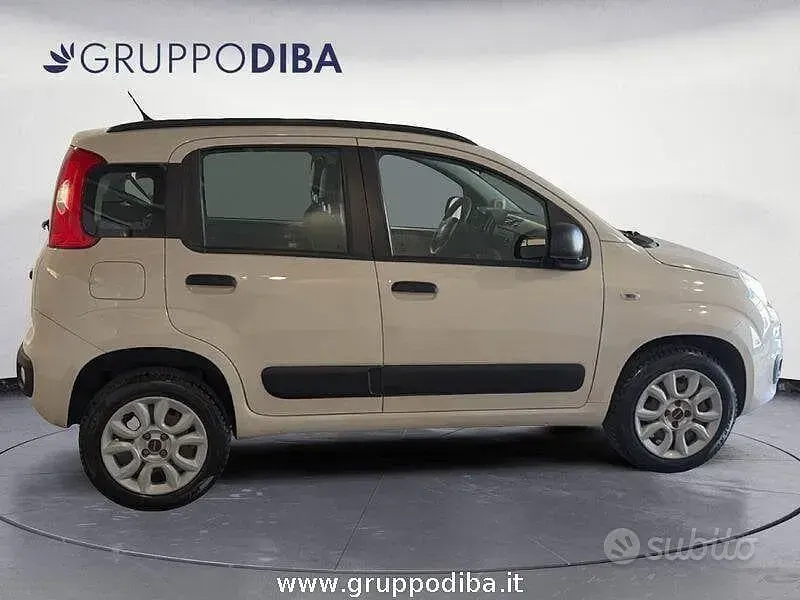 Usata Fiat Panda Lounge 85 CV (62 kW) 2014 Beige Utilitaria