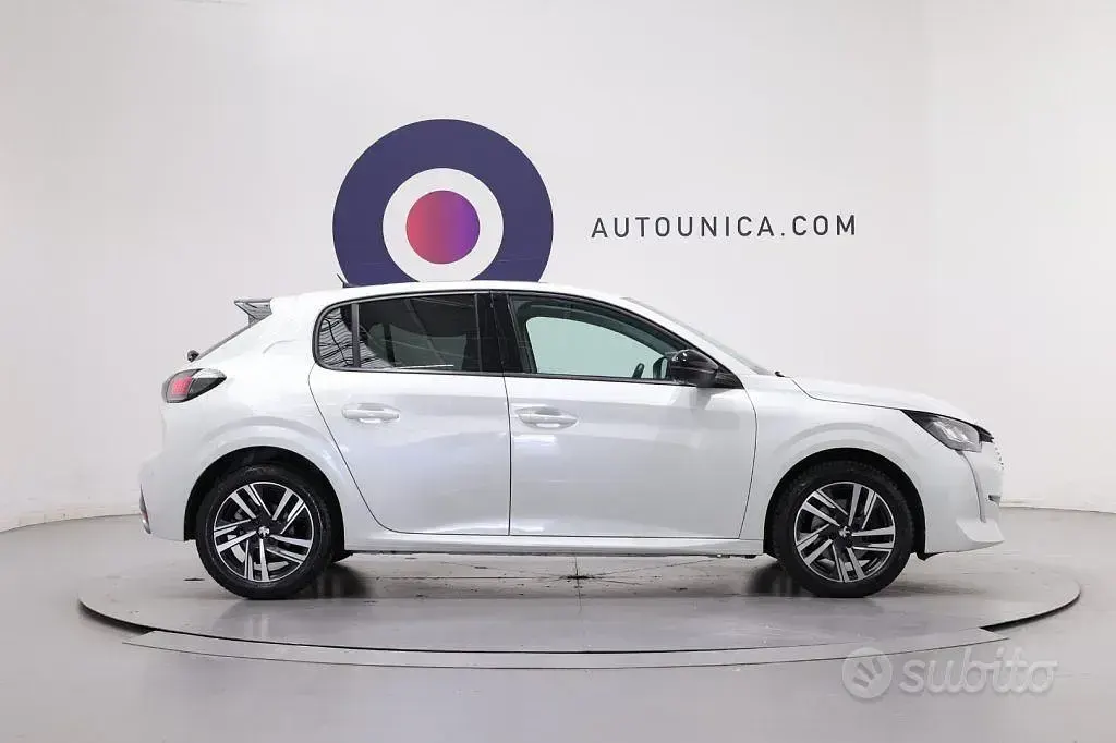 Usata Peugeot 208 Allure 101 CV (74 kW) 2022 Bianco Utilitaria