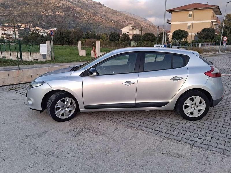 Usata Renault Mégane III 110 CV (80 kW) 2011 Argento Berlina