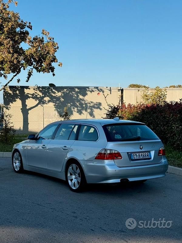 Usata BMW 525 177 CV (130 kW) 2005 Grigio Station wagon