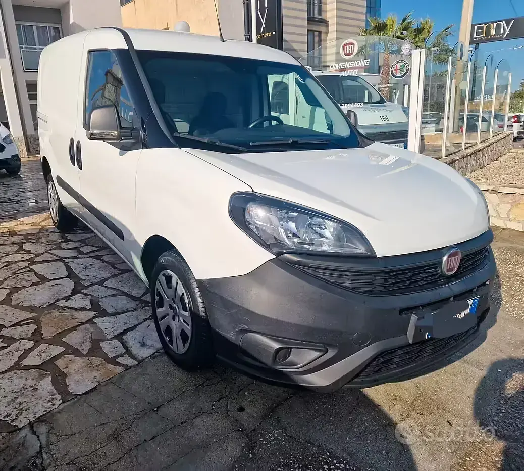 Usata Fiat Doblò Business 95 CV (69 kW) 2021 Bianco Monovolume