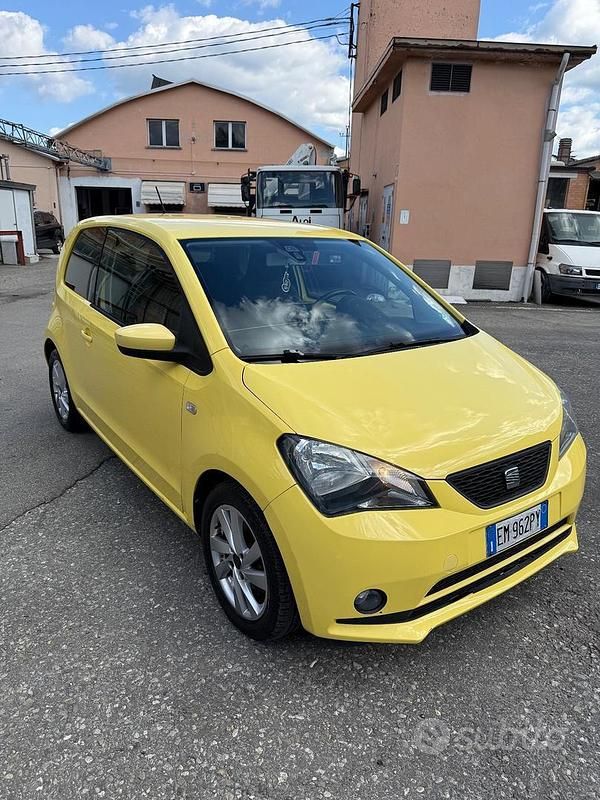 Usata Seat Mii Style 75 CV (55 kW) 2012 Giallo Utilitaria