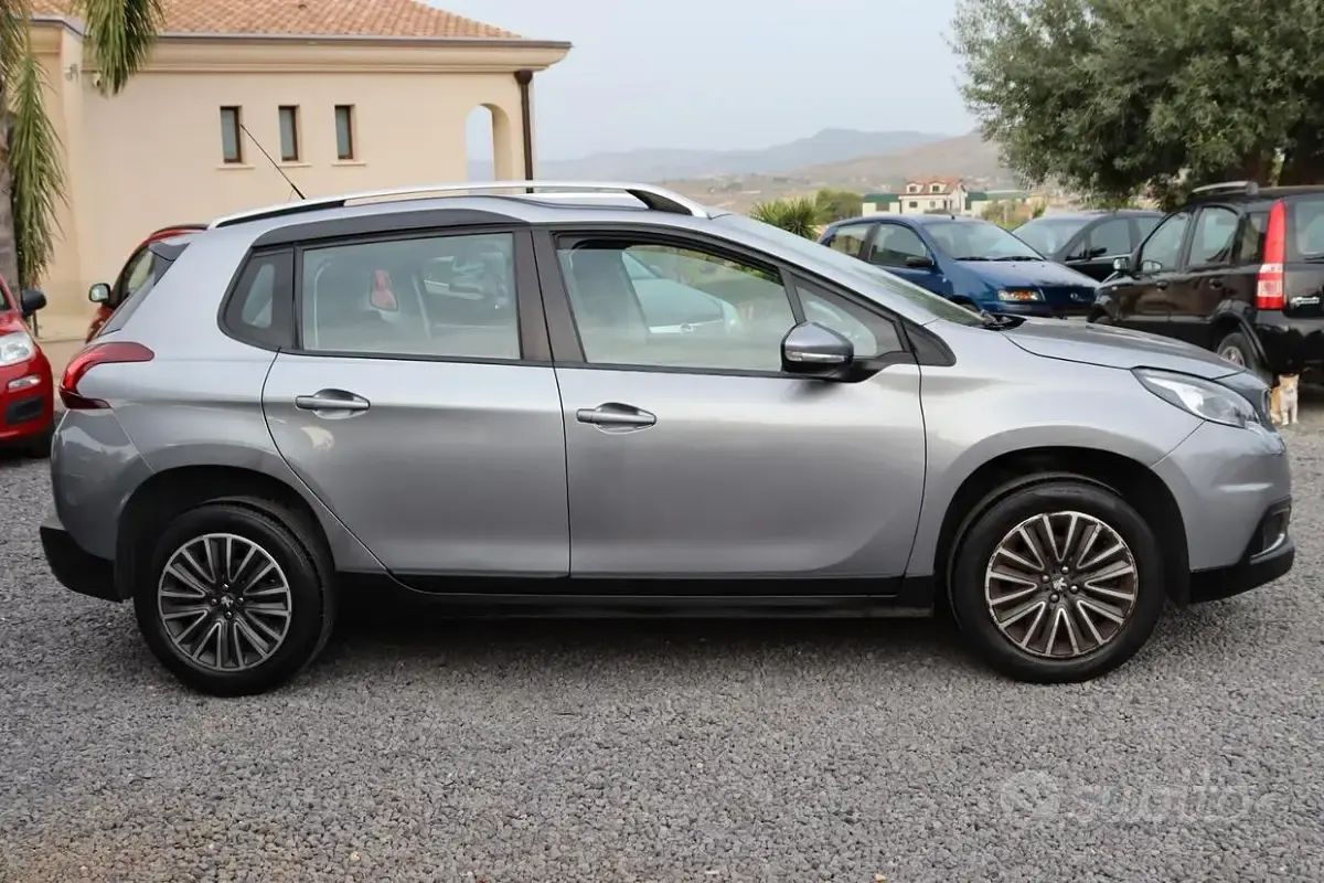 Usata Peugeot 2008 Active 82 CV (60 kW) 2017 Grigio SUV