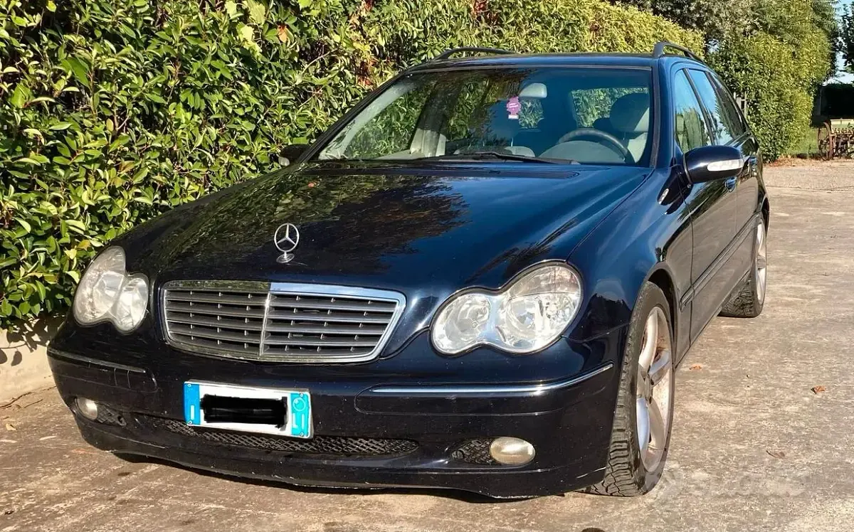 Usata Mercedes C220 Elegance 143 CV (105 kW) 2004 Blu/azzurro Station wagon