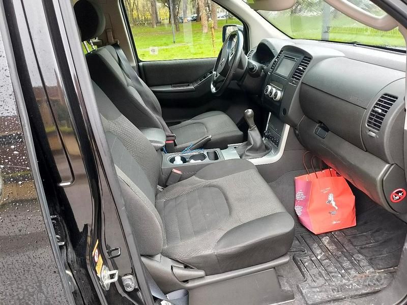 Usata Nissan Navara 190 CV (139 kW) 2014 Nero Pick-up