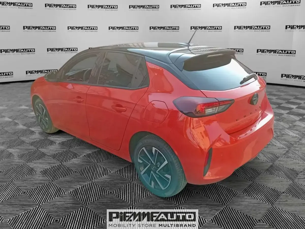 Nuova Opel Corsa 101 CV (74 kW) 2026 Arancione Utilitaria