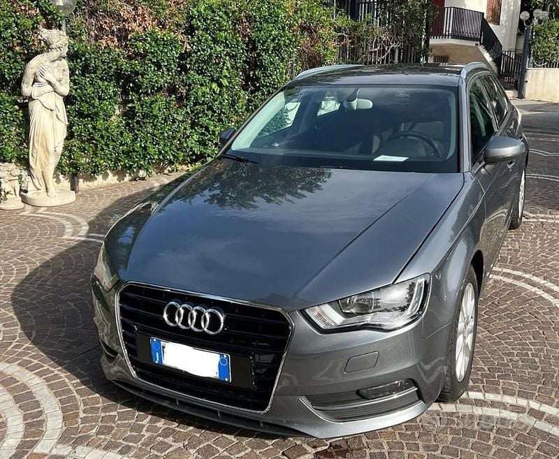 Usata Audi A3 Sportback Ambition 110 CV (80 kW) 2015 Grigio(met.) Utilitaria