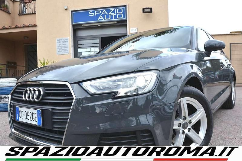 Grigio Usata 2020 Audi A3 Business Tre volumi | 21.490 € (Ottimo prezzo) - Immagine 1/4