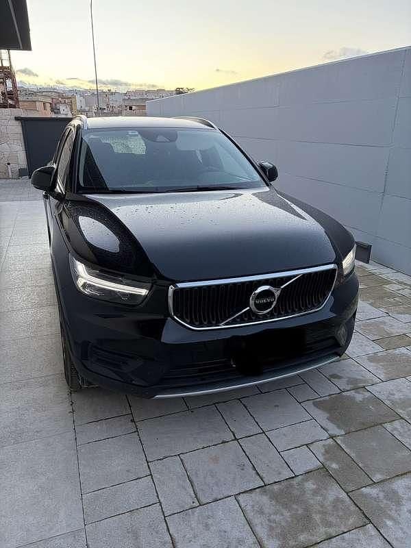 Usata 2022 Volvo XC40 Momentum SUV | 22.000 € (Super prezzo) - Immagine 1/4
