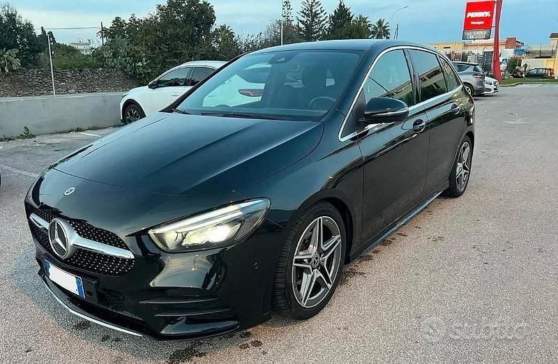 Usata Mercedes B180 Premium 116 CV (85 kW) 2020 Nero Monovolume
