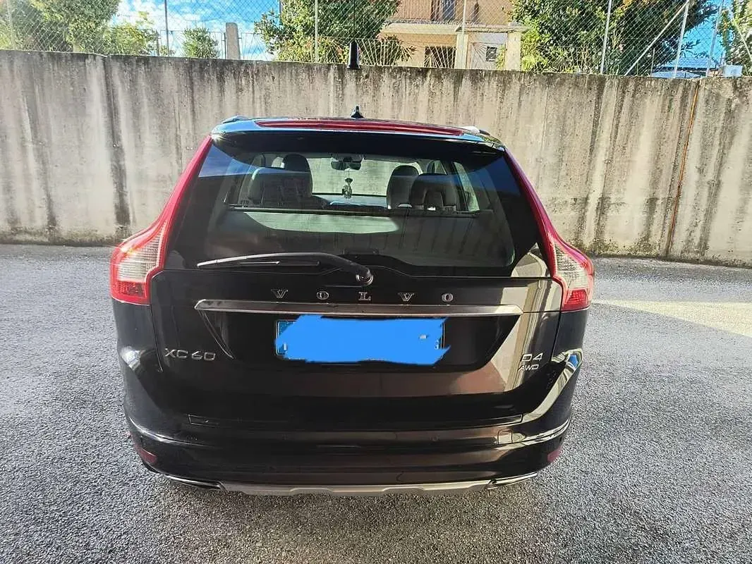 Usata Volvo XC60 Summum 181 CV (133 kW) 2014 Nero SUV