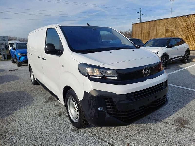 Usata Opel Vivaro S 120 CV (88 kW) 2025 Kaolin white Monovolume