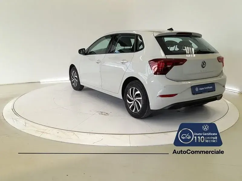 Usata VW Polo Life 95 CV (69 kW) 2023 Beige Utilitaria