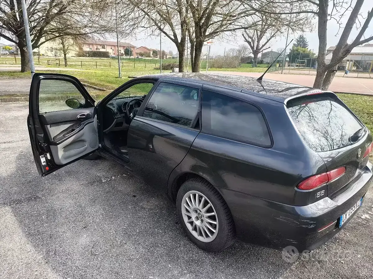 Usata Alfa Romeo 156 116 CV (85 kW) 2004 Nero Station wagon