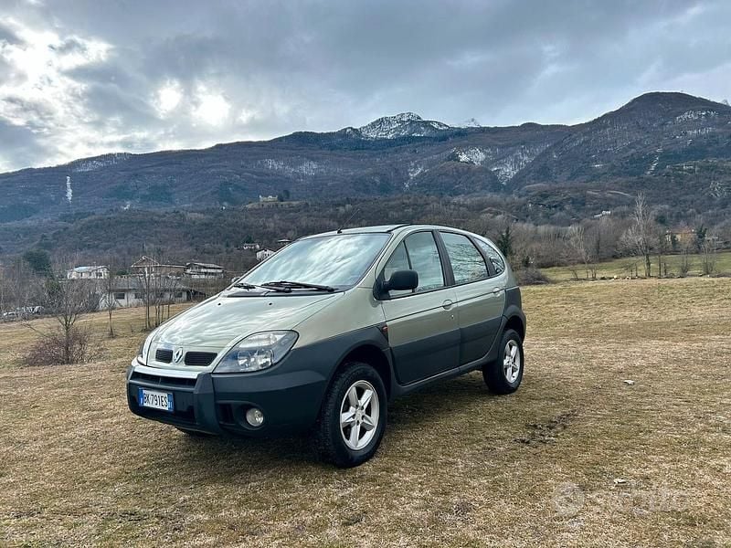 Usata Renault Scénic Privilege 102 CV (75 kW) 2002 Grigio Monovolume