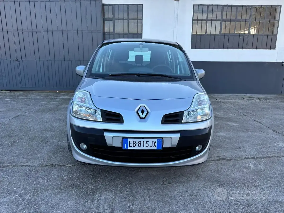 Usata Renault Modus 75 CV (55 kW) 2010 Grigio Monovolume