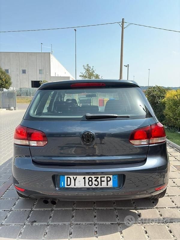 Usata VW Golf VI 122 CV (89 kW) 2009 Blu Utilitaria