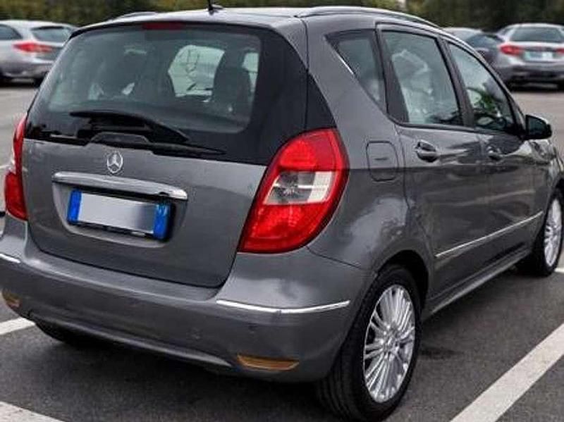 Usata Mercedes A180 Elegance 109 CV (80 kW) 2010 Monovolume