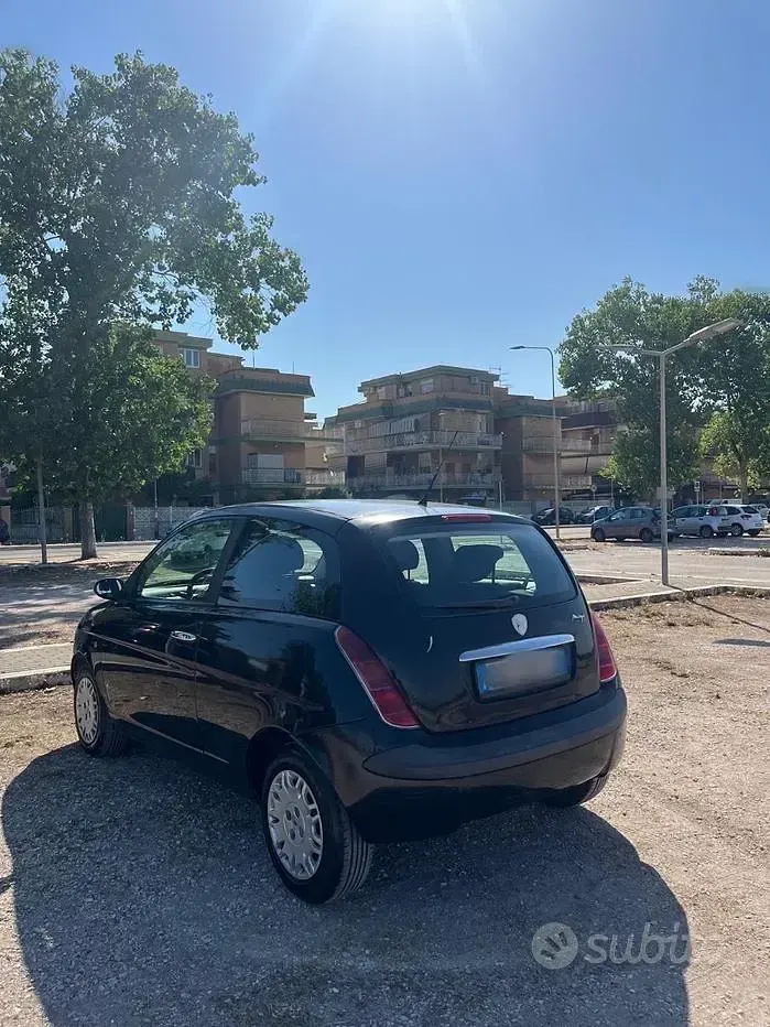 Usata Lancia Ypsilon 69 CV (50 kW) 2006 Nero Utilitaria