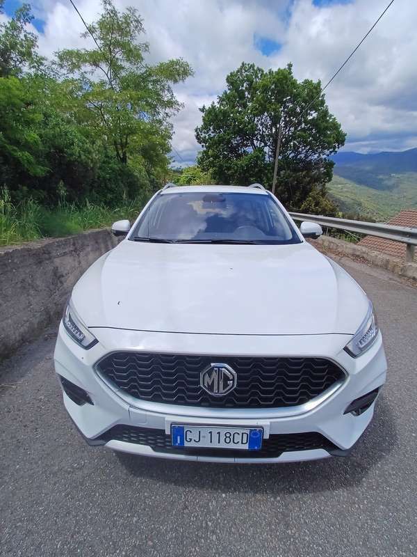 Bianco Usata 2023 MG ZS Luxury Tre volumi | 15.000 € (Buon prezzo) - Immagine 1/4