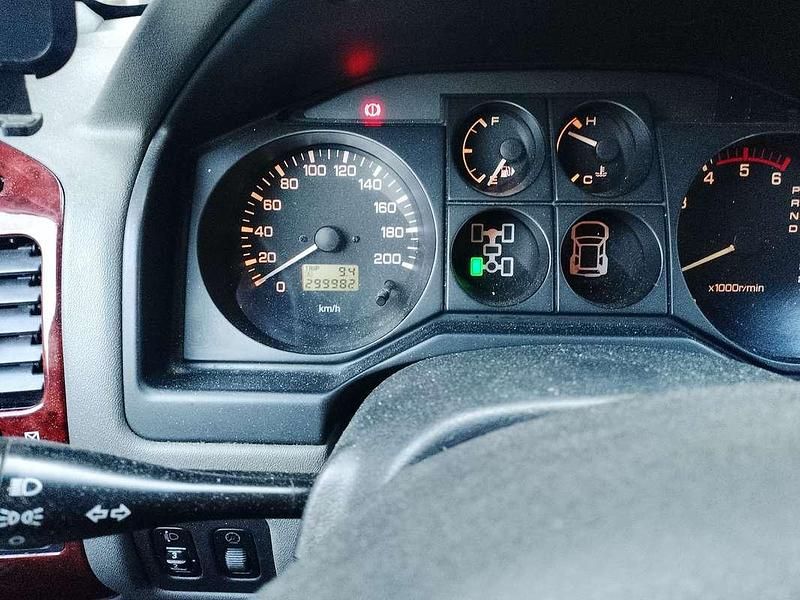 Usata Mitsubishi Pajero 160 CV (117 kW) 2003 Argento SUV