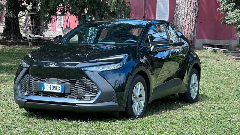 Usata Toyota C-HR Active 97 CV (71 kW) 2024 Nero SUV