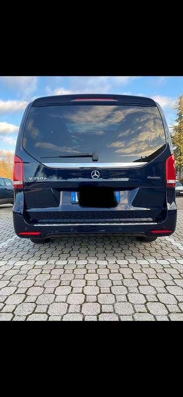 Usata Mercedes V250 Avantgarde 190 CV (139 kW) 2020 Blu/azzurro Monovolume