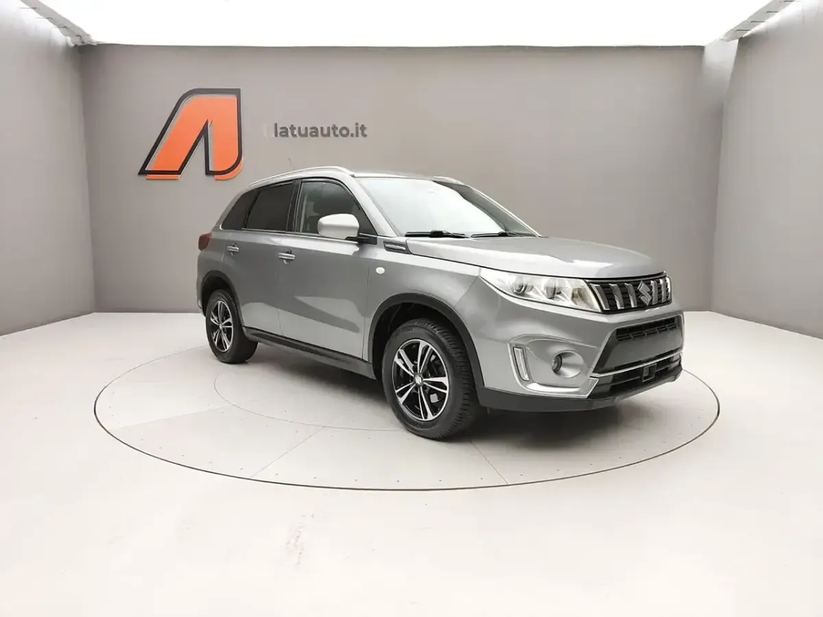 Usata Suzuki Vitara 111 CV (81 kW) 2019 Grigio SUV