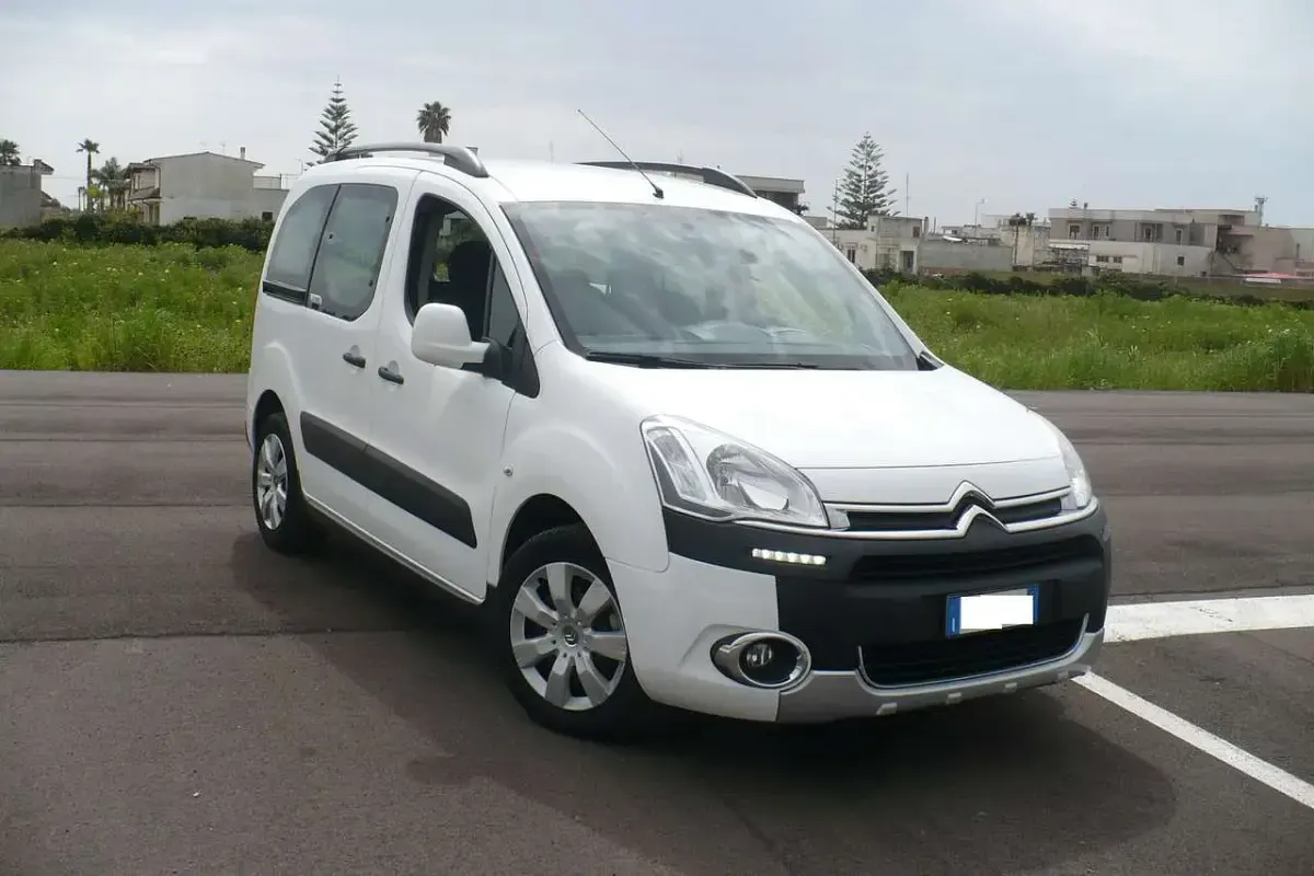Usata Citroën Berlingo XTR 92 CV (67 kW) 2013 Bianco Monovolume