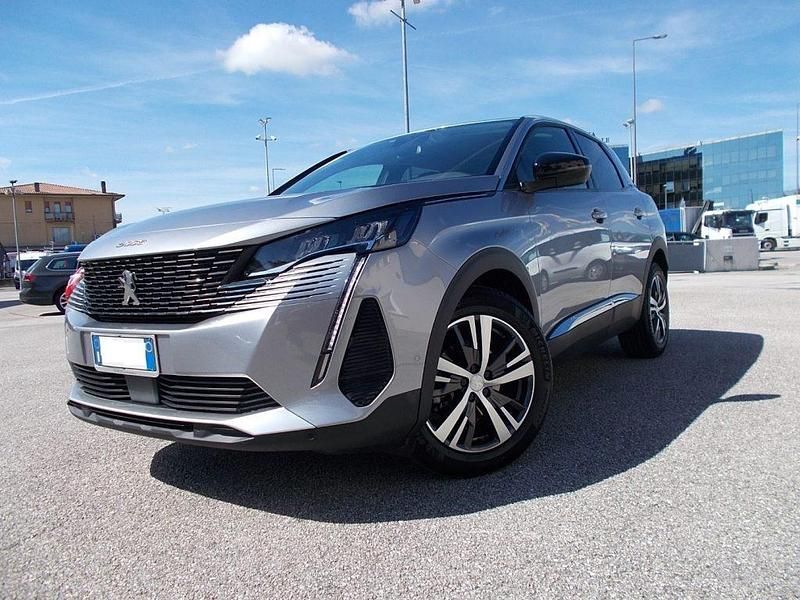 Usata Peugeot 3008 Allure 131 CV (96 kW) 2022 Antracite / metallizzato SUV