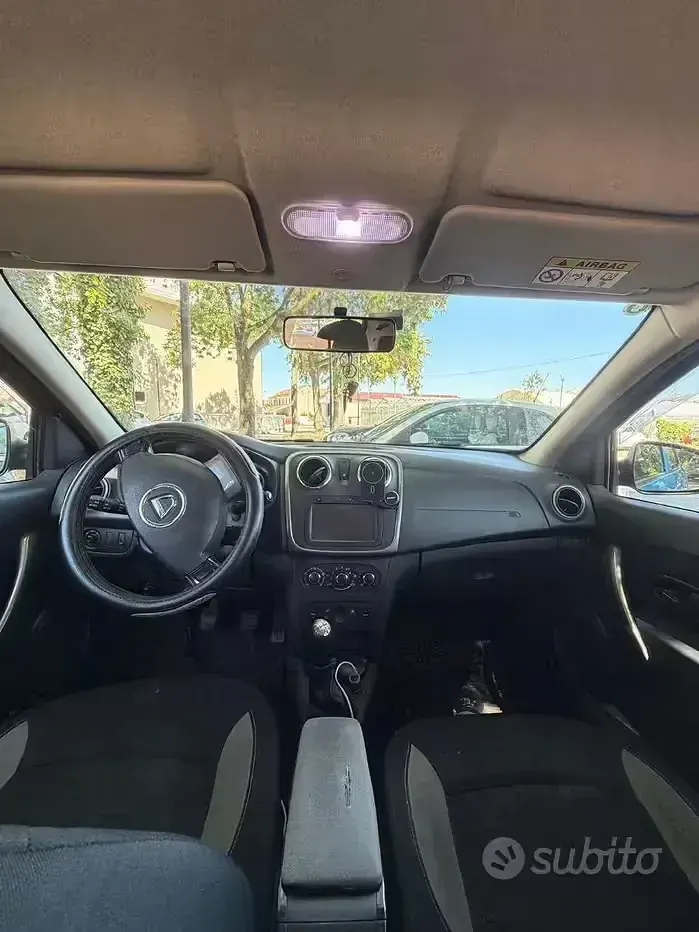 Usata Dacia Sandero Stepway 90 CV (66 kW) 2015 Bluazzurro Berlina