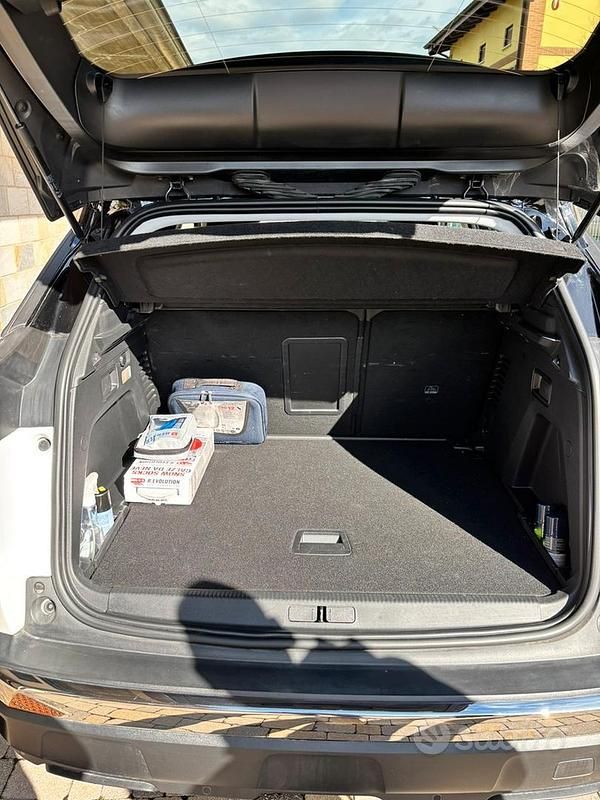 Usata Peugeot 3008 Allure 131 CV (96 kW) 2022 Bianco SUV