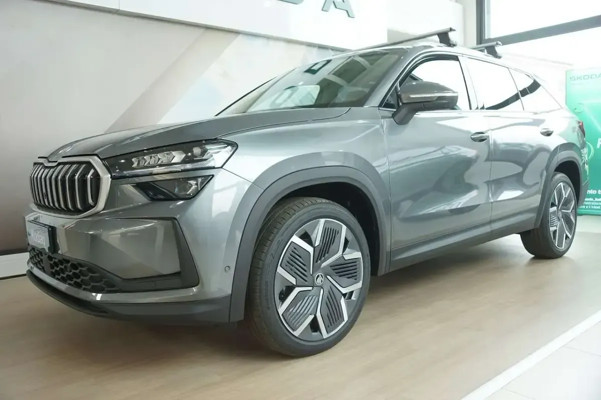 Nuova Skoda Kodiaq Lounge 150 CV (110 kW) 2025 Grigio SUV