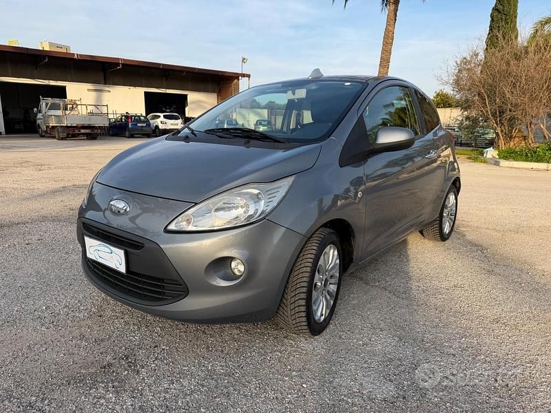Usata Ford Ka Titanium 75 CV (55 kW) 2010 Grigio Berlina