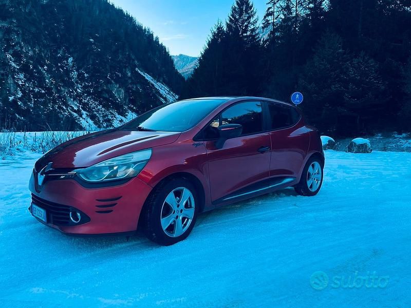 Usata Renault Clio IV 75 CV (55 kW) 2012 Rosso Berlina