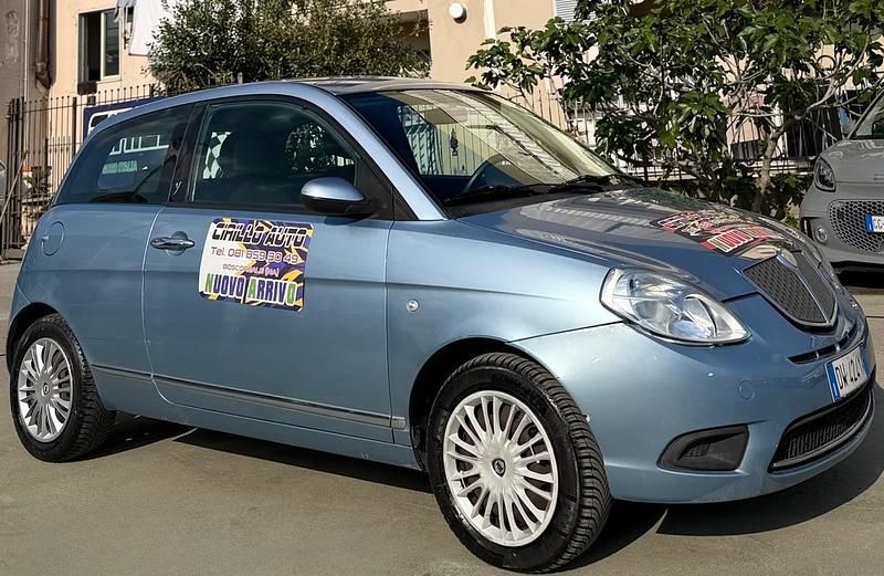 Usata Lancia Ypsilon 75 CV (55 kW) 2007 Blu Utilitaria