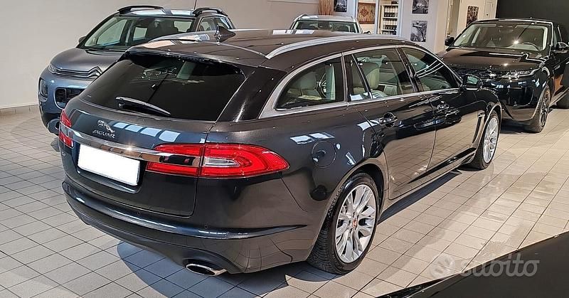 Usata Jaguar XF Sportbrake Business Edition 163 CV (119 kW) 2015 Grigio Station wagon