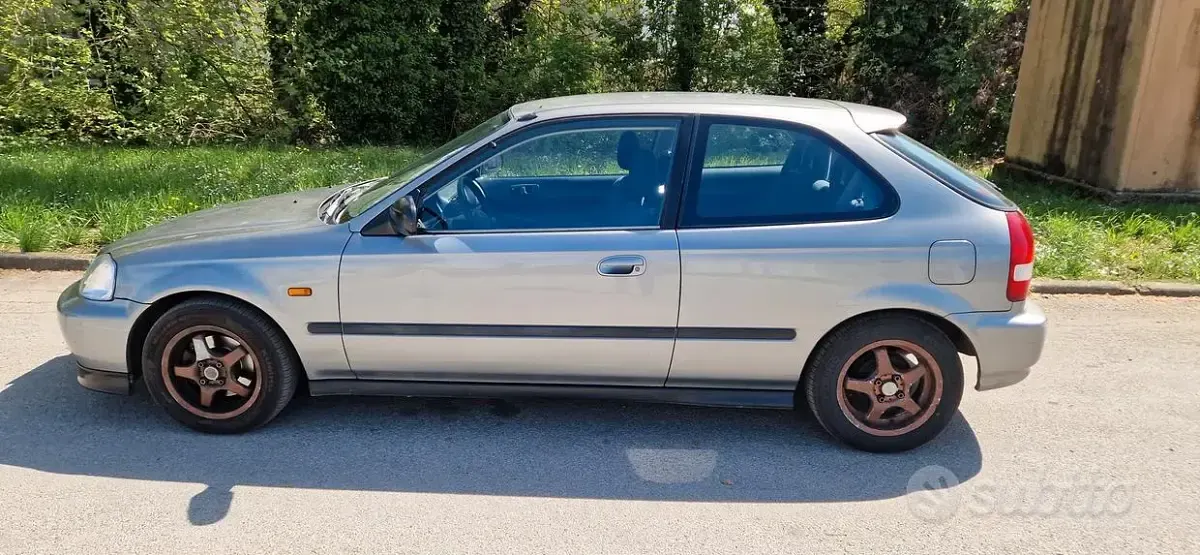 Usata Honda Civic 90 CV (66 kW) 2000 Berlina