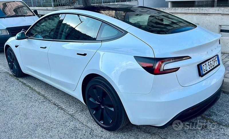 Usata Tesla Model 3 Long Range RWD 366 kW (498 CV) 2025 Bianco Berlina