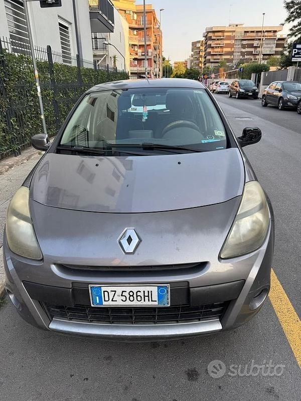Usata Renault Clio II 48 CV (35 kW) 2010 Grigio Utilitaria